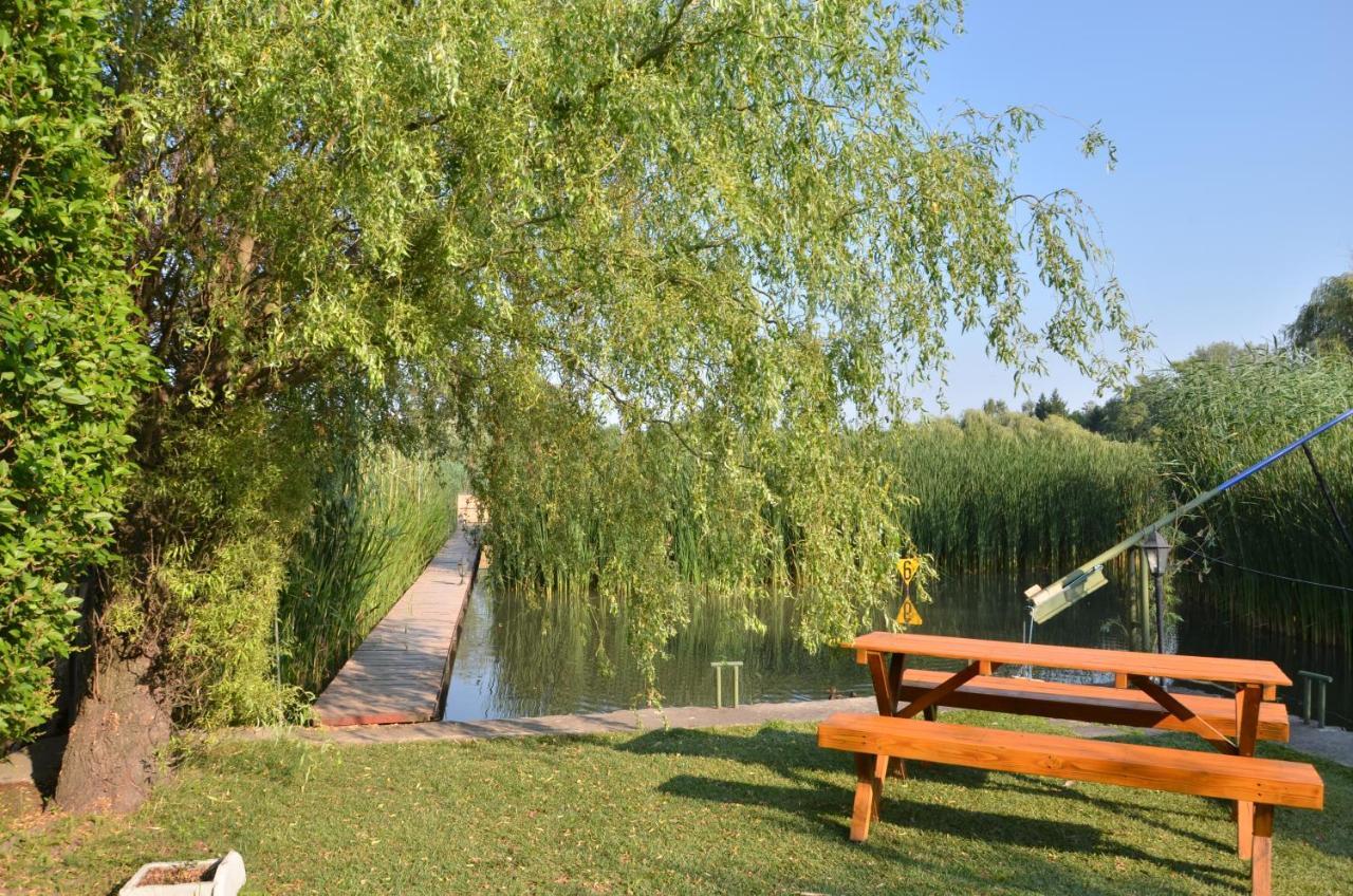 Miklos Fkk Naturist Szigetszentmiklos Exterior photo