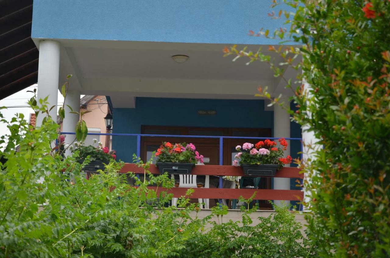 Miklos Fkk Naturist Szigetszentmiklos Exterior photo